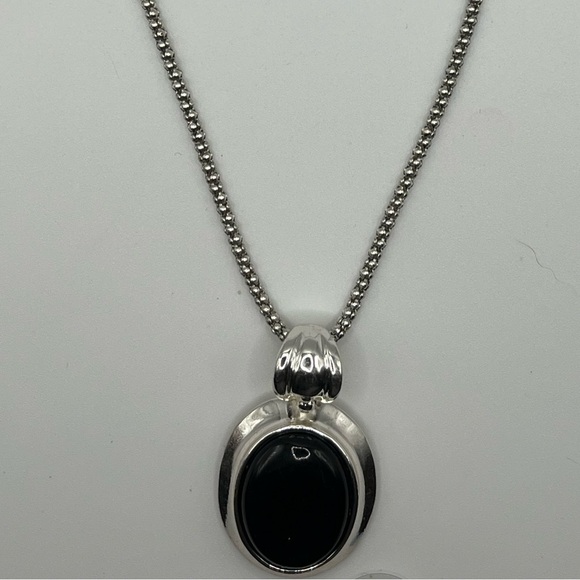 Roman Vintage Silver Tone 18 inch Oval Black Stone Necklace - Picture 6 of 7